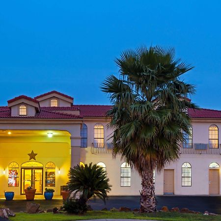 Days Inn By Wyndham Near Seaworld San Antonio Exterior foto
