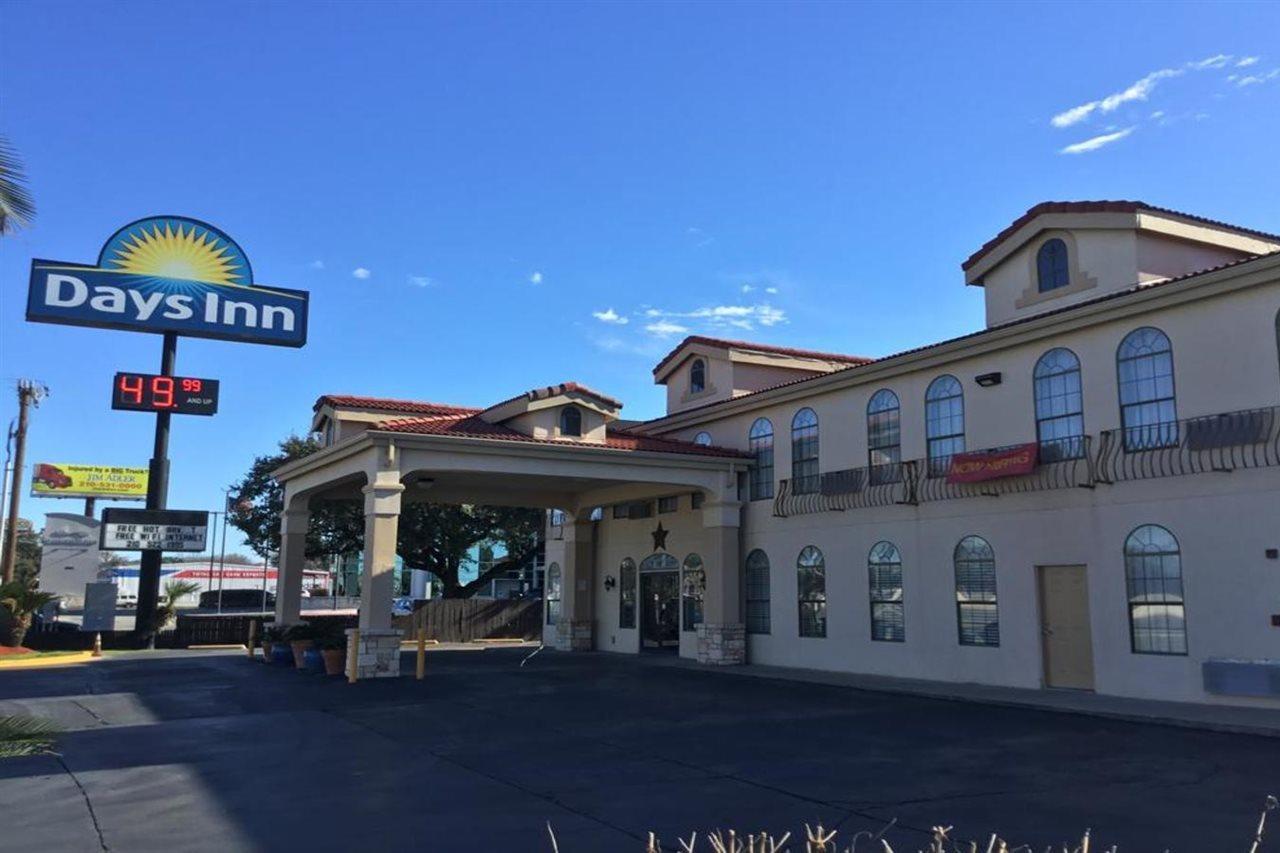 Days Inn By Wyndham Near Seaworld San Antonio Exterior foto