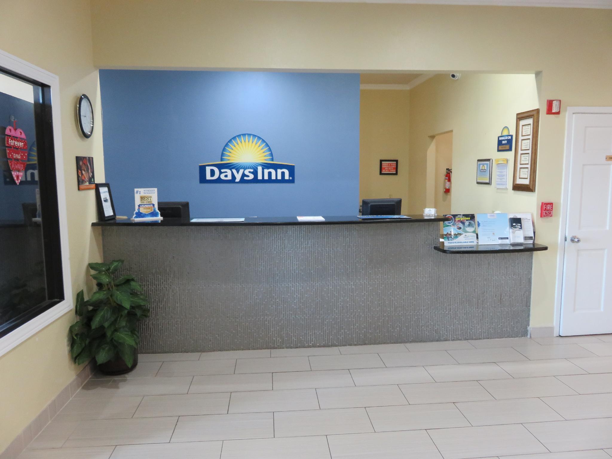 Days Inn By Wyndham Near Seaworld San Antonio Exterior foto